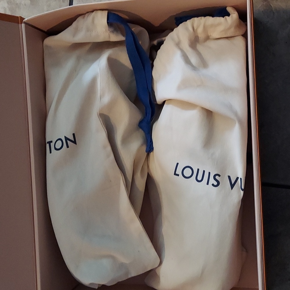 Shoes - Picture 2 of 3